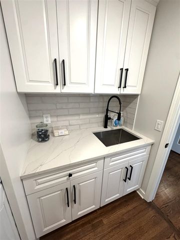 4619 Oak Pointe Drive, Brighton, MI 48116