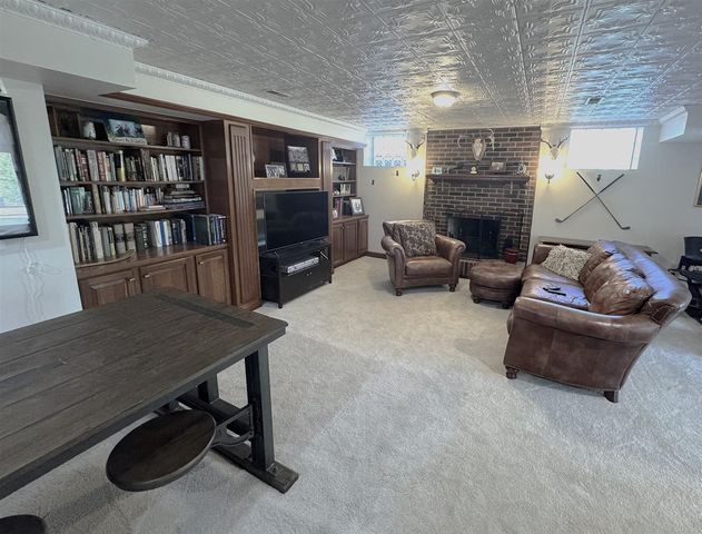 4619 Oak Pointe Drive, Brighton, MI 48116