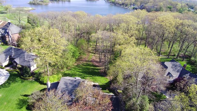 4619 Oak Pointe Drive, Brighton, MI 48116