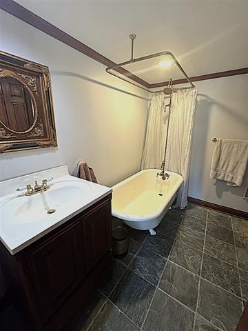 4619 Oak Pointe Drive, Brighton, MI 48116