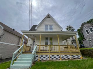 24 Willetts Avenue, New London, CT 06320