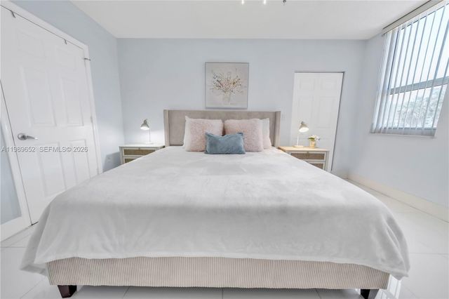 2080 S Ocean Dr 202, Hallandale Beach, FL 33009