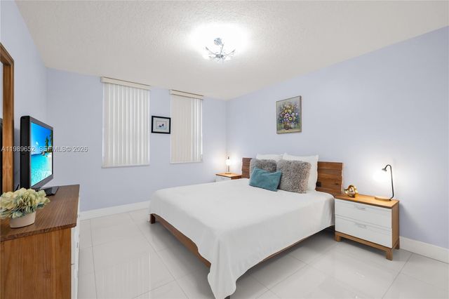 2080 S Ocean Dr 202, Hallandale Beach, FL 33009