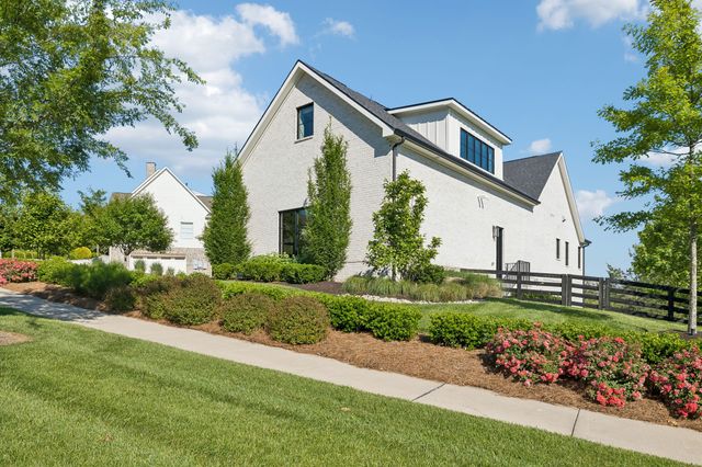 7376 Harlow Dr, College Grove, TN 37046