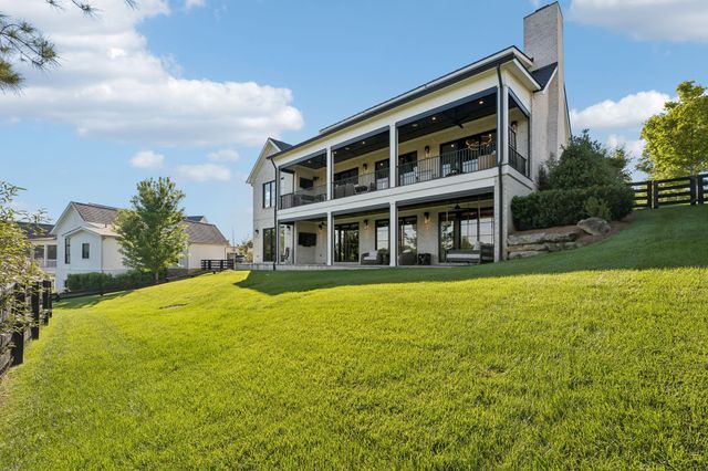 7376 Harlow Dr, College Grove, TN 37046