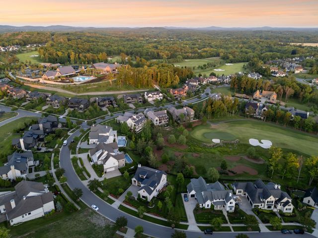 7376 Harlow Dr, College Grove, TN 37046