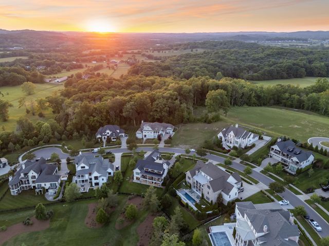 7376 Harlow Dr, College Grove, TN 37046