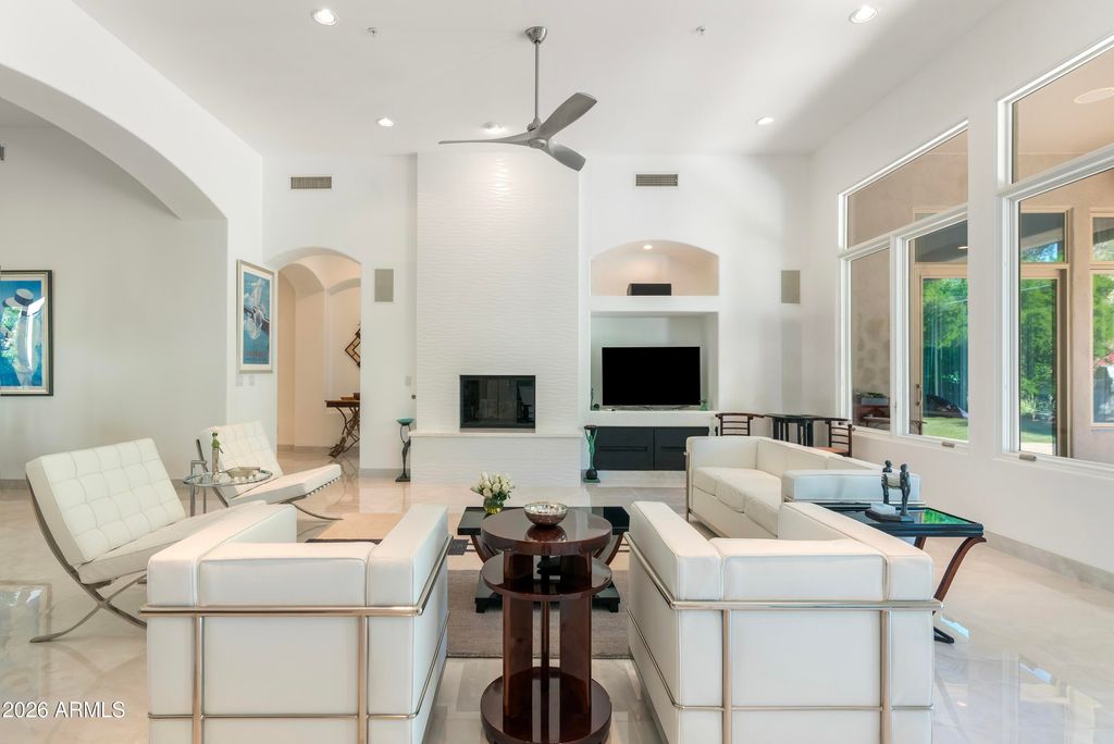 Image 4 of property listing at 14437 E WETHERSFIELD Road, Scottsdale, AZ 85259