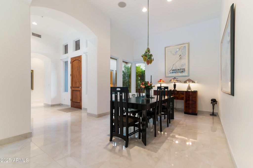 Image 8 of property listing at 14437 E WETHERSFIELD Road, Scottsdale, AZ 85259