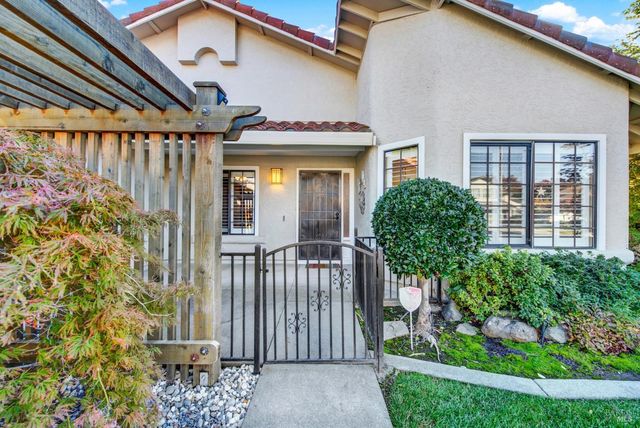 524 Arlene Dr, Vacaville, CA 95688