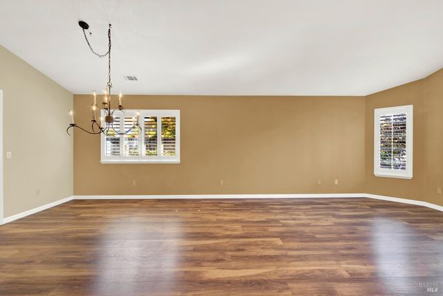 524 Arlene Dr, Vacaville, CA 95688