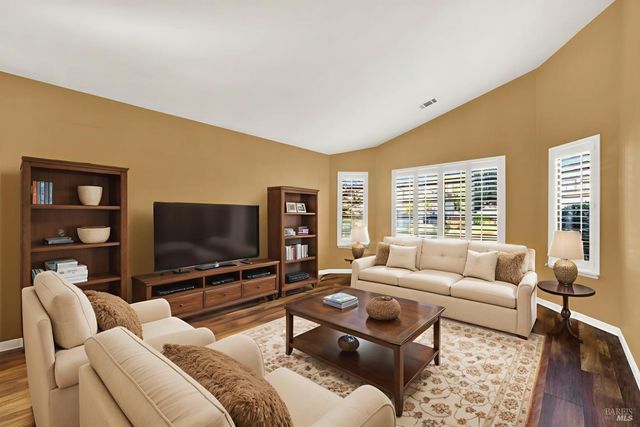 524 Arlene Dr, Vacaville, CA 95688