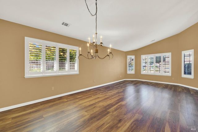 524 Arlene Dr, Vacaville, CA 95688