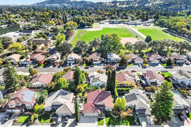 524 Arlene Dr, Vacaville, CA 95688