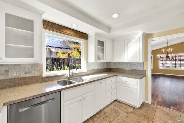 524 Arlene Dr, Vacaville, CA 95688