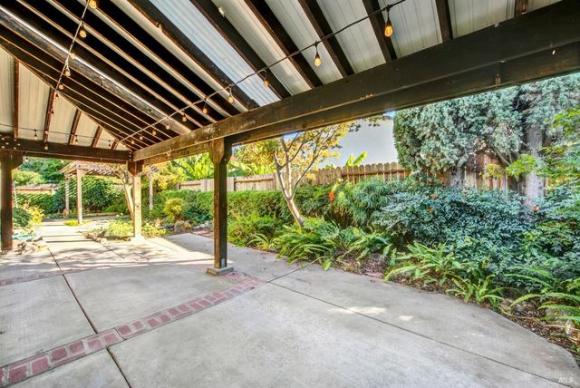 524 Arlene Dr, Vacaville, CA 95688