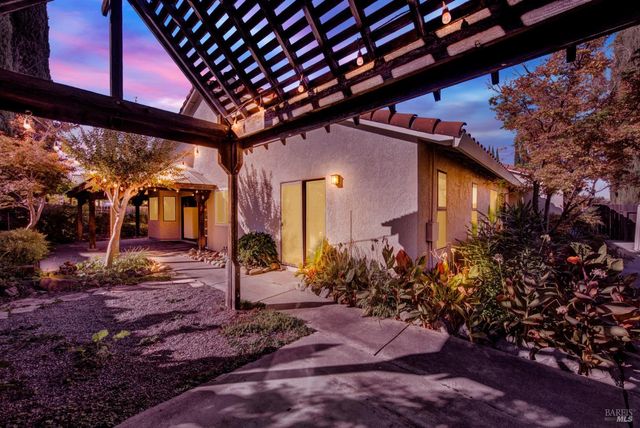 524 Arlene Dr, Vacaville, CA 95688