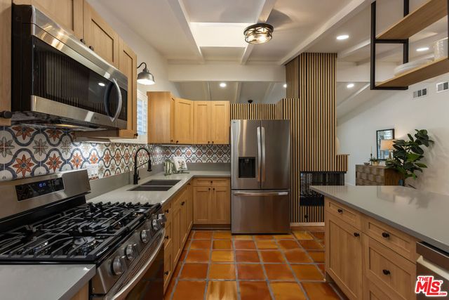 1881 Hackett Avenue, Long Beach, CA 90815