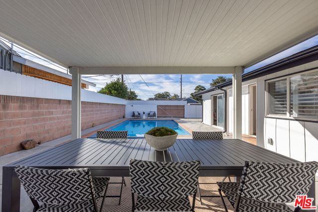 1881 Hackett Avenue, Long Beach, CA 90815