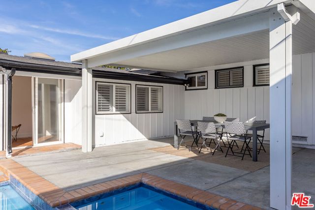 1881 Hackett Avenue, Long Beach, CA 90815