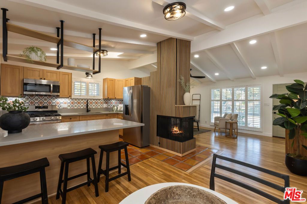 1881 Hackett Avenue, Long Beach, CA 90815