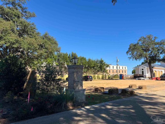 581 Chipley Ave, Pensacola, FL 32503
