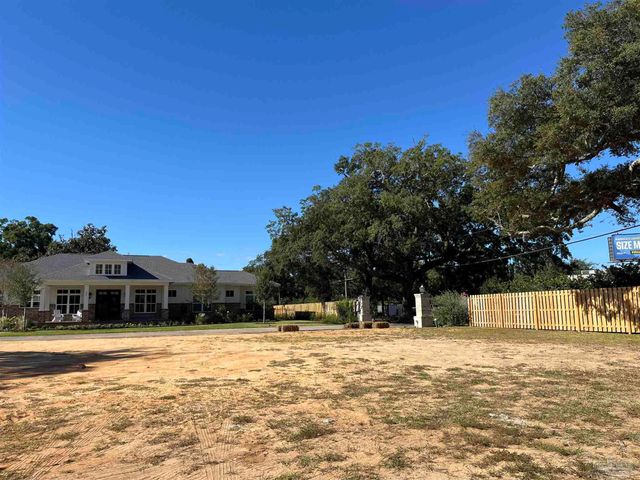 581 Chipley Ave, Pensacola, FL 32503