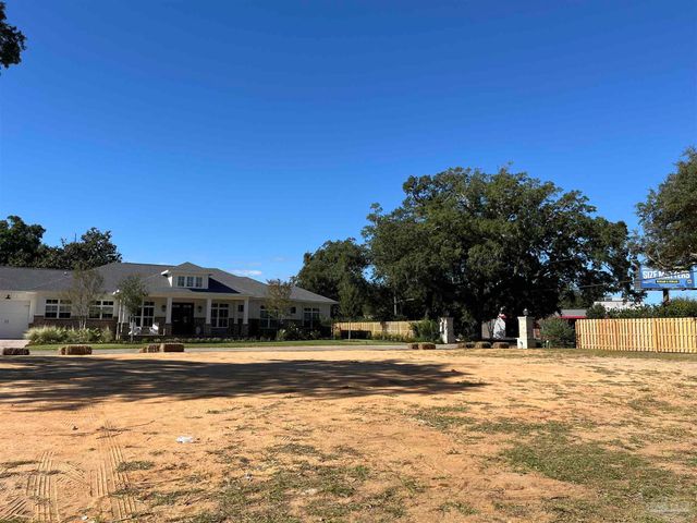 581 Chipley Ave, Pensacola, FL 32503