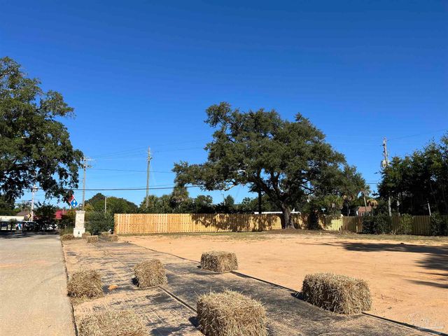581 Chipley Ave, Pensacola, FL 32503