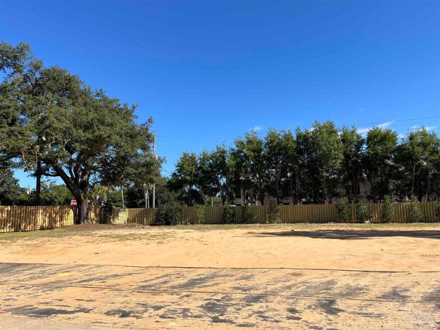 581 Chipley Ave, Pensacola, FL 32503