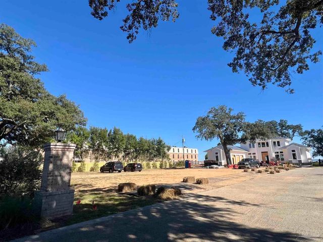 581 Chipley Ave, Pensacola, FL 32503