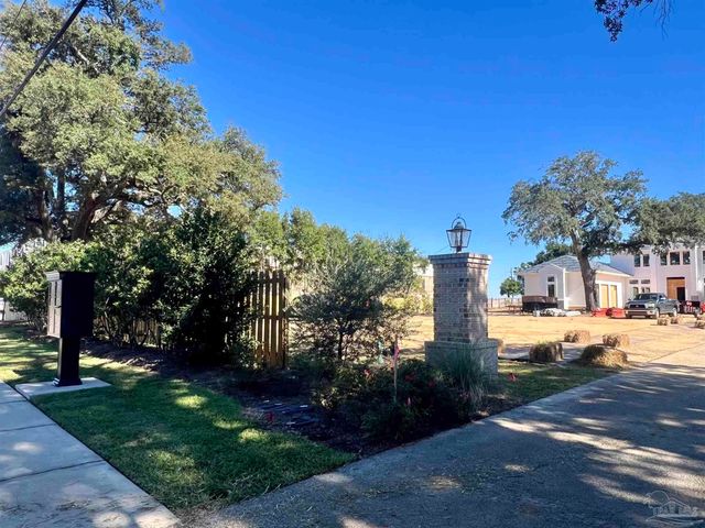 581 Chipley Ave, Pensacola, FL 32503