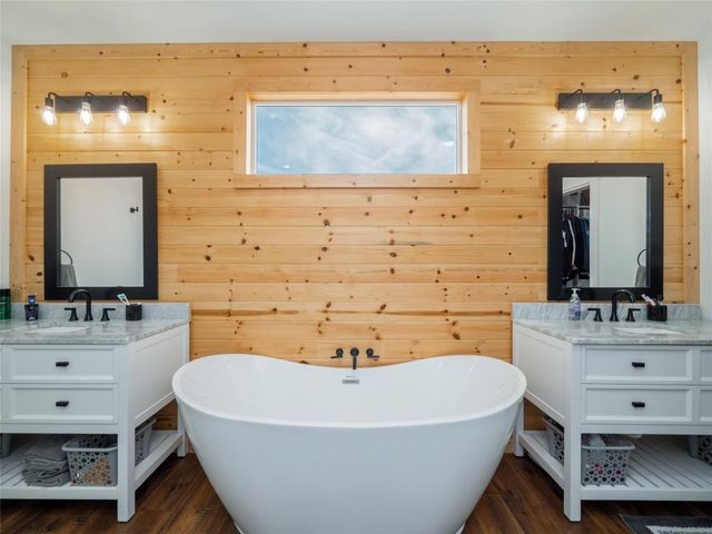 105 Mesa Grande CT, Marble Falls, TX 78654