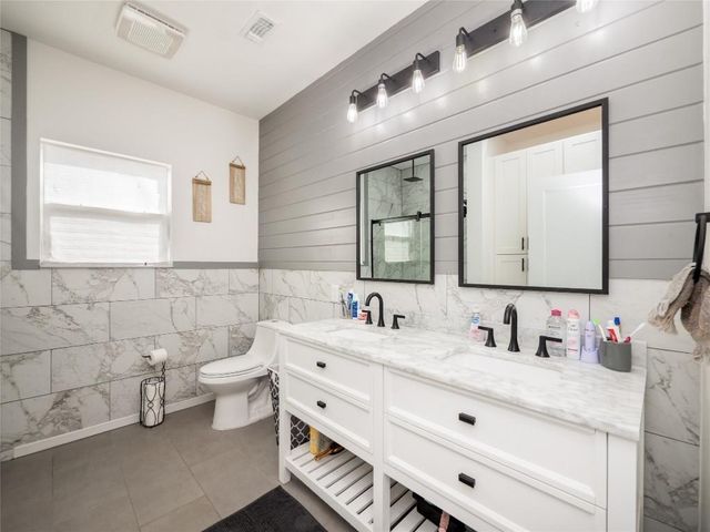 105 Mesa Grande CT, Marble Falls, TX 78654