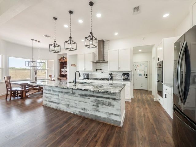 105 Mesa Grande CT, Marble Falls, TX 78654