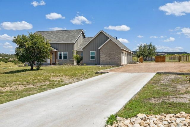 105 Mesa Grande CT, Marble Falls, TX 78654