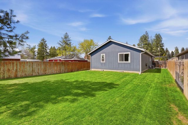 418 E 4th St, Deer Park, WA 99006