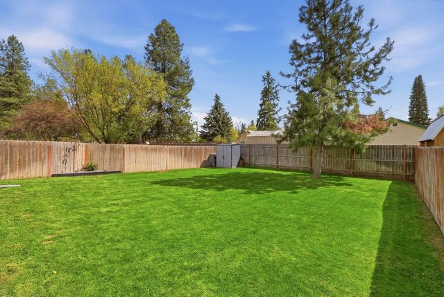 418 E 4th St, Deer Park, WA 99006
