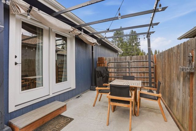 418 E 4th St, Deer Park, WA 99006