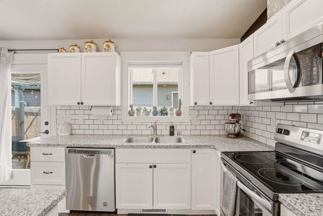418 E 4th St, Deer Park, WA 99006