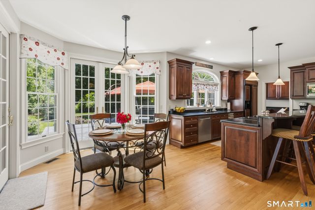 14 Bittersweet Way, Stonington, CT 06378