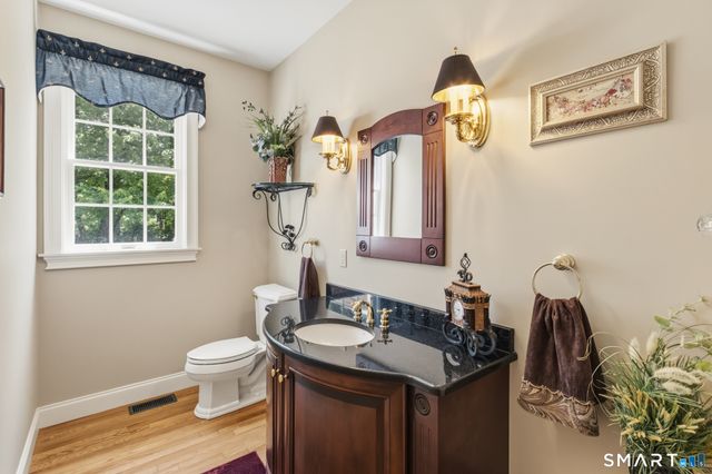 14 Bittersweet Way, Stonington, CT 06378