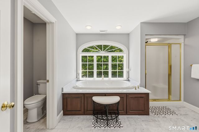 14 Bittersweet Way, Stonington, CT 06378