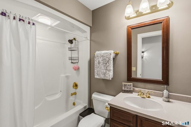 14 Bittersweet Way, Stonington, CT 06378