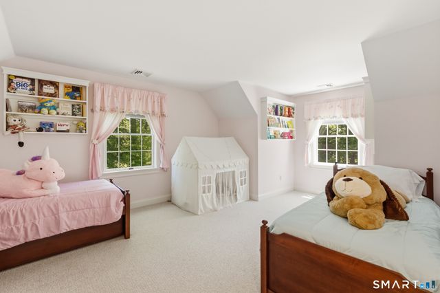 14 Bittersweet Way, Stonington, CT 06378
