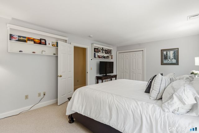 14 Bittersweet Way, Stonington, CT 06378