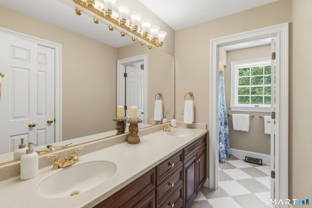 14 Bittersweet Way, Stonington, CT 06378
