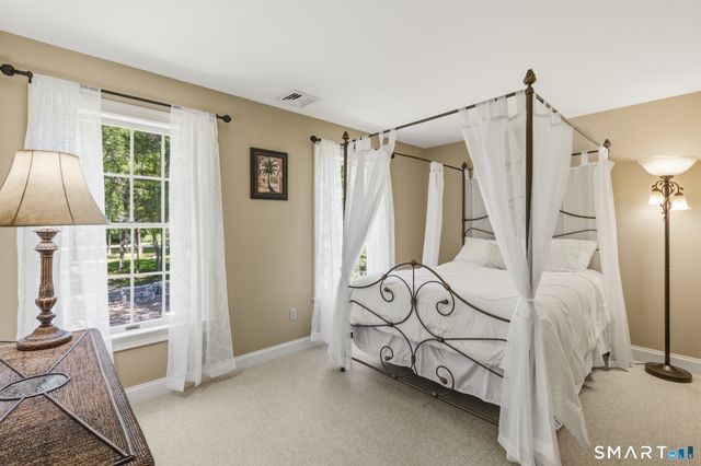 14 Bittersweet Way, Stonington, CT 06378