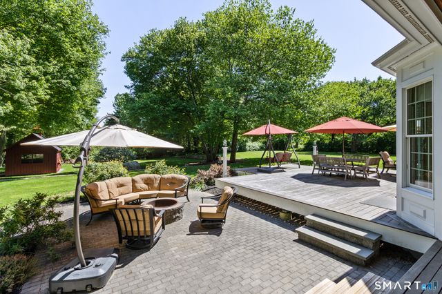 14 Bittersweet Way, Stonington, CT 06378