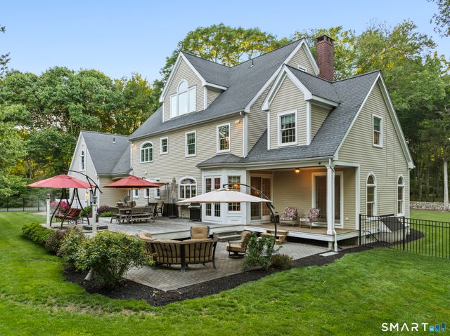 14 Bittersweet Way, Stonington, CT 06378